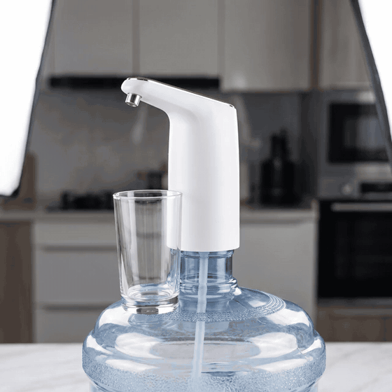 Une seule pression et l'eau coule